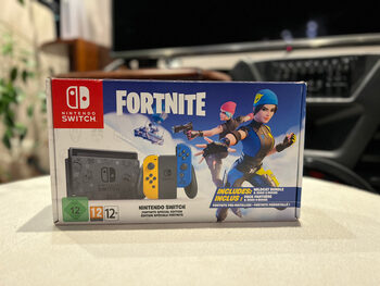 Nintendo Switch V2 32GB Fortnite Edition