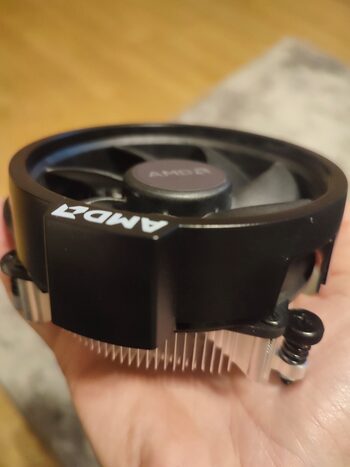 AMD Ryzen 3 2200G 3.5-3.7 GHz AM4 Quad-Core CPU