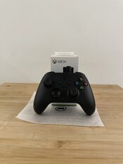 Get Microsoft Elite Series 2 + Microsoft Black Controller + 2 Rechargeable Batteries