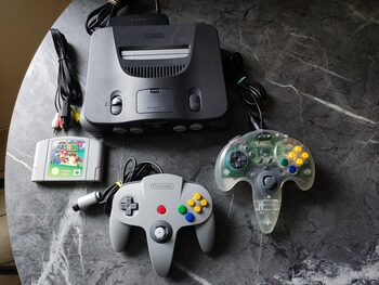 Nintendo 64 su Super Mario 64 žaidimu