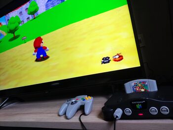 Nintendo 64 su Super Mario 64 žaidimu