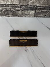 Corsair Vengeance LPX 32 GB (2 x 16 GB) DDR4-3200 Black / Yellow PC RAM