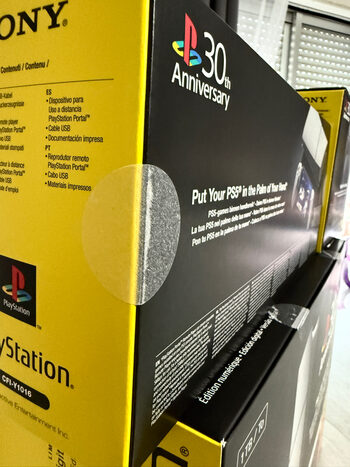 Get Playstation 30 Aniversario Pack (PS5, Dualsense, Portal)