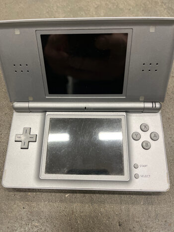 nintendo ds lite neisijungia vienas ekranas