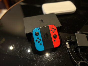 Get Nintendo Switch OLED 64GB + Dėklas + Garantija