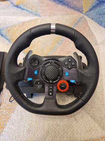 Logitech g29 su pedalais 