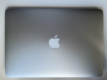 Macbook Air (13-inch, 2017) + pakrovėjas