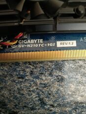 Get Gigabyte GeForce 210 1 GB 520 Mhz PCIe x16 GPU