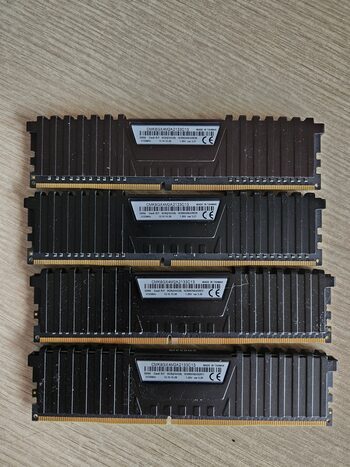 Corsair Vengeance LPX 16 GB (4 x 4 GB) DDR4-2133 Black PC RAM