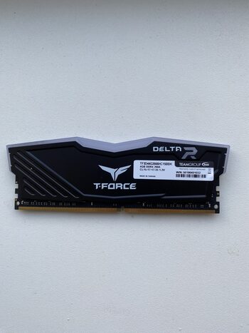 1x DDR4 4GB RAM