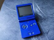 Game Boy Advance SP su žaidimu