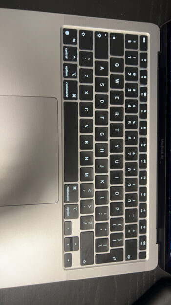 Apple MacBook 2020 M1 