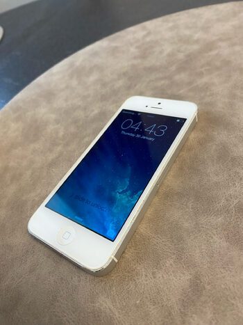 Apple iPhone 5 16GB White/Silver