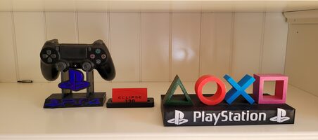 LOTE EXPOSITOR MANDO PLAYSTATION 4 + LOGOTIPO 20 cm