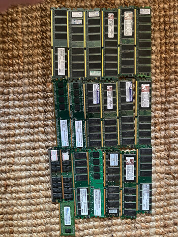 Crucial 1 GB (1 x 1 GB) DDR3-1333 Green PC RAM