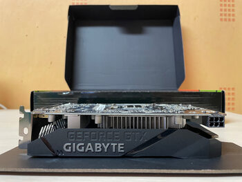 Gigabyte GeForce GTX 1650 SUPER 4 GB 1530-1740 Mhz PCIe x16 GPU