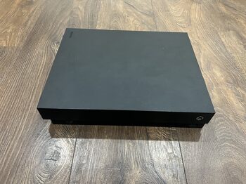 Xbox One X, Black, 1TB/žaidimas