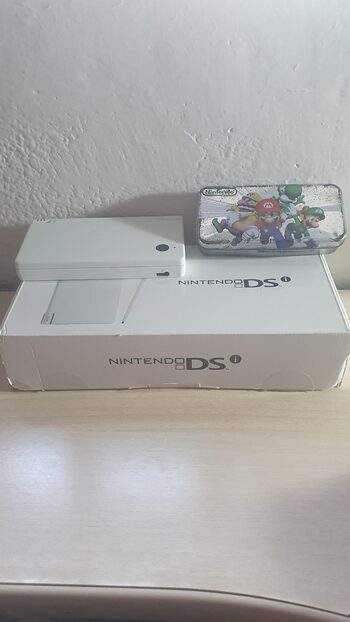 Nintendo DSi + caja y juego