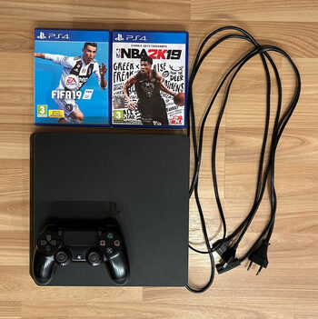 PlayStation 4 Slim