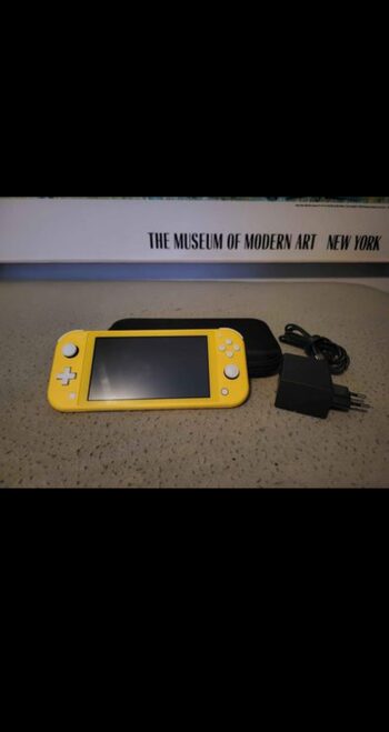 Nintendo Switch Lite, Yellow, 32GB
