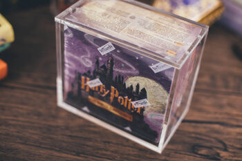 Booster WOTC Harry Potter - Caja de metacrilato UV - Imantada for sale