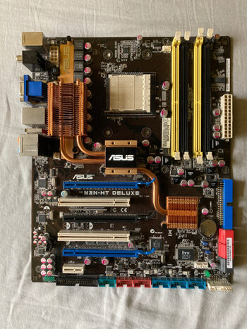 Asus M3N-HT Deluxe/Mempipe AM2 DDR2