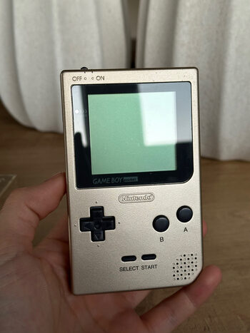 GameBoy Pocket Gold con caja y metacrilato