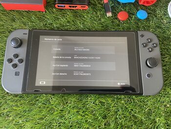 Nintendo Switch V2 con accesorios