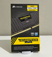 Corsair 16 GB (2 x 8 GB) DDR4-3000 Black PC RAM