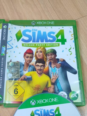 The Sims 4 Deluxe Party Edition Xbox One