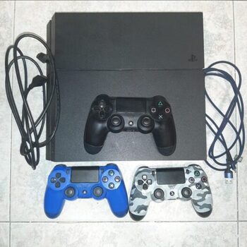Playstation 4, original black, 500gb + 3 mandos + 4 juegos.