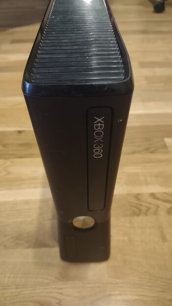 xbox 360 s 320 gb konsolė 