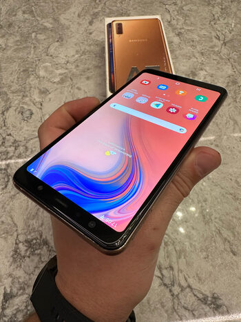 Samsung a7 2018, 4/64gb