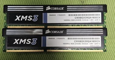 Corsair XMS3 8 GB (2 x 4 GB) DDR3-1600 Black / White PC RAM