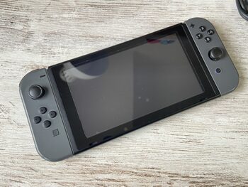 Nintendo Switch V2 con accesorios  for sale