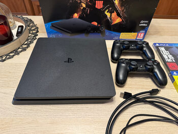 Playstation 4 Slim 1TB CUH-2216B + 4 žaidimai