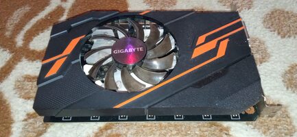 Gigabyte GeForce GT 1030 2 GB 1290-1544 Mhz PCIe x16 GPU